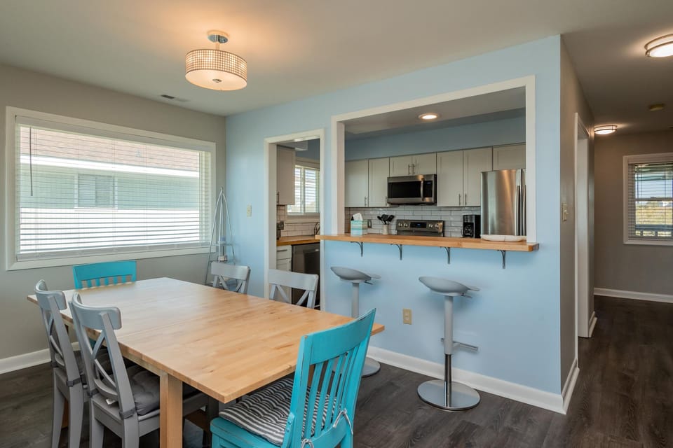 Dining Area - West