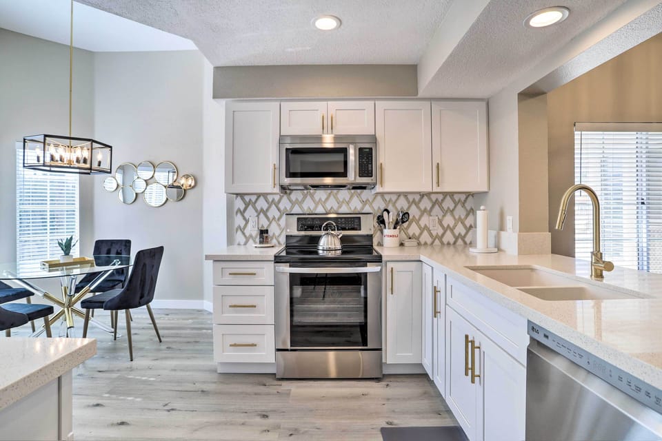 Kitchen | Basic Cooking Essentials Provided