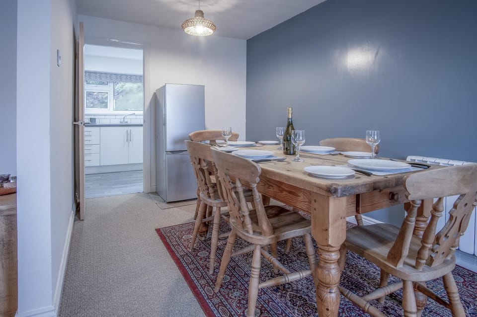 Pharmacy Court - 2 Bedroom Apartment - Saundersfoot (8046)