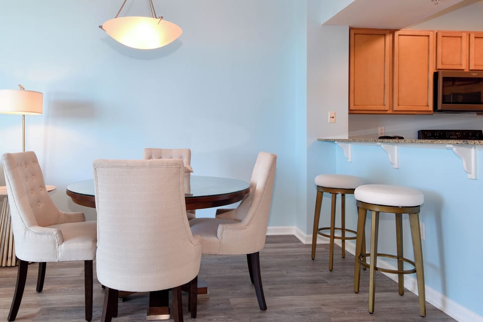The Palms of Destin 11205 - Dining Area and Barstools