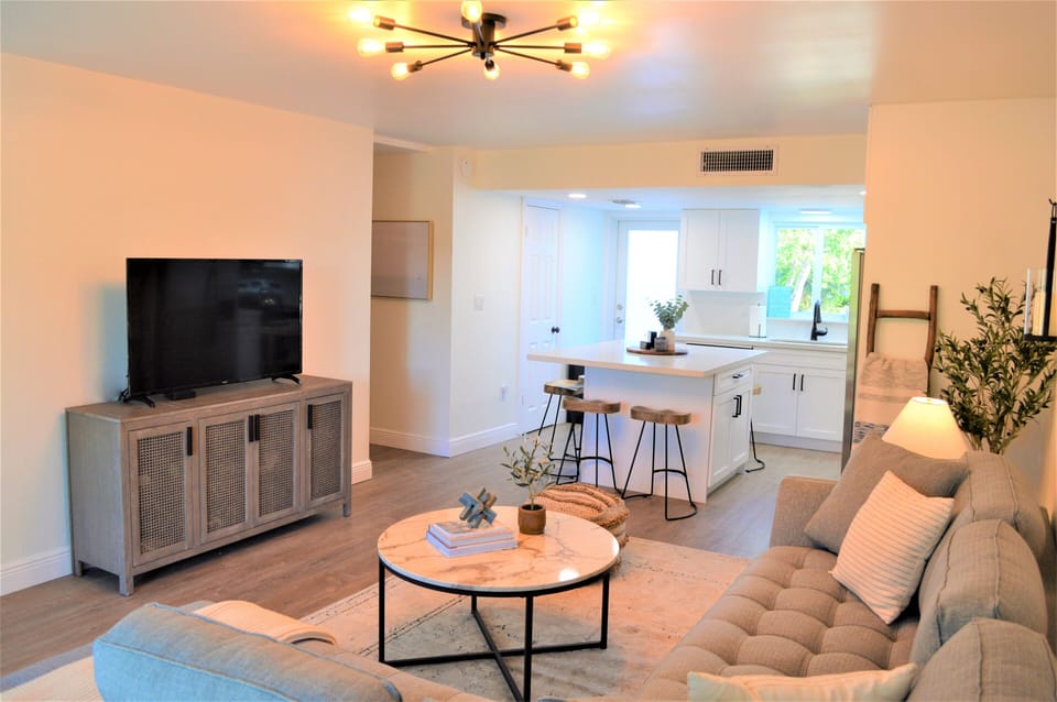 Main living room with 50" Smart TV