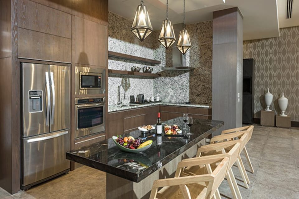 4-B RESIDENCE KITCHEN