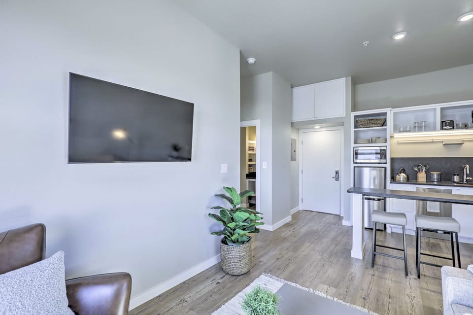 Living Room | Smart TV