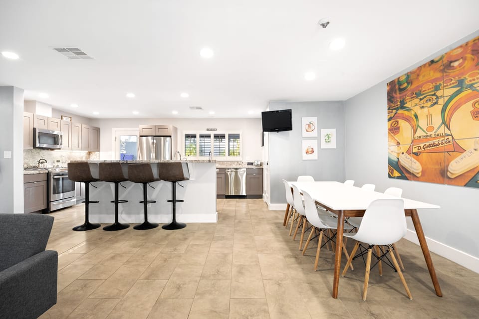 Dining Area w/ Seating for 12