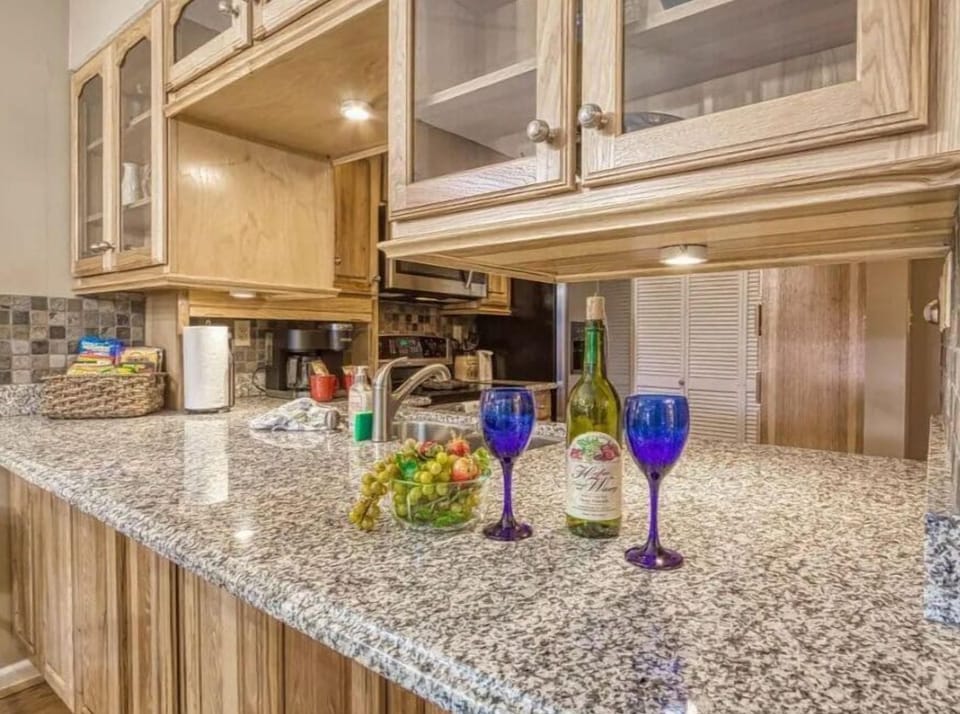 Alpine Lookout's kitchen counter