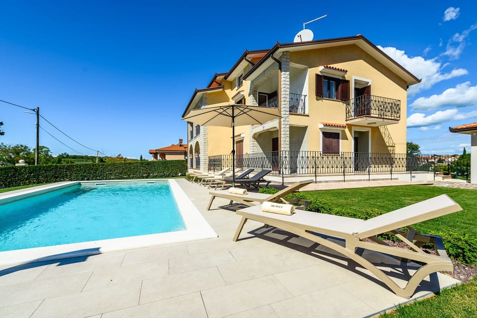 Apartment with private pool by Solis Porec