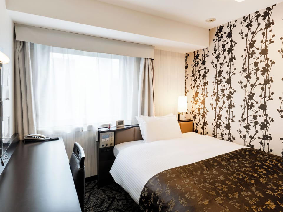 Single Room Non-Smoking | Down comforters, desk, laptop workspace, blackout drapes