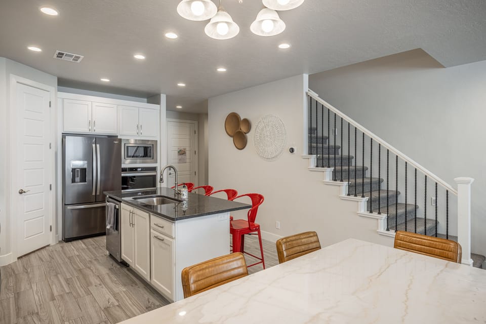 Kitchen View - This sleek, modern kitchen has all the best upgrades to make cooking a breeze!