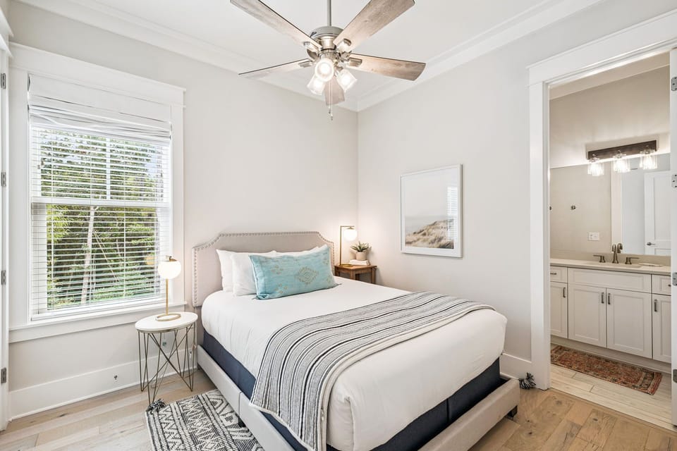 2nd Floor - Queen Guest Suite
