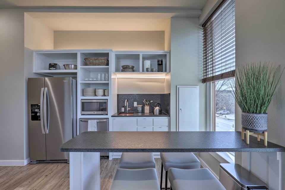 Fully Equipped Kitchenette | Cooking Basics | No Oven