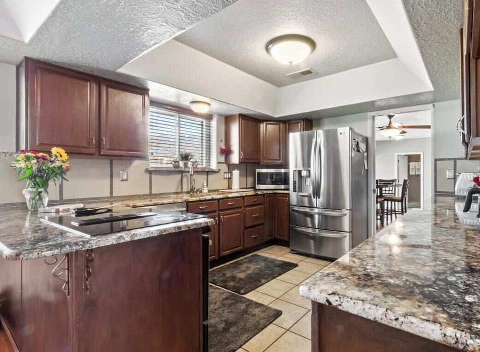 Beautiful kitchen perfect for the home chef