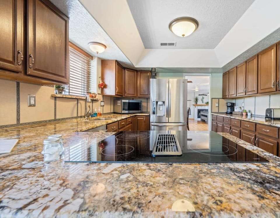 Beautiful kitchen perfect for the home chef