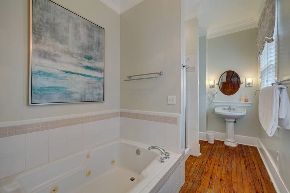 Spacious Bathroom