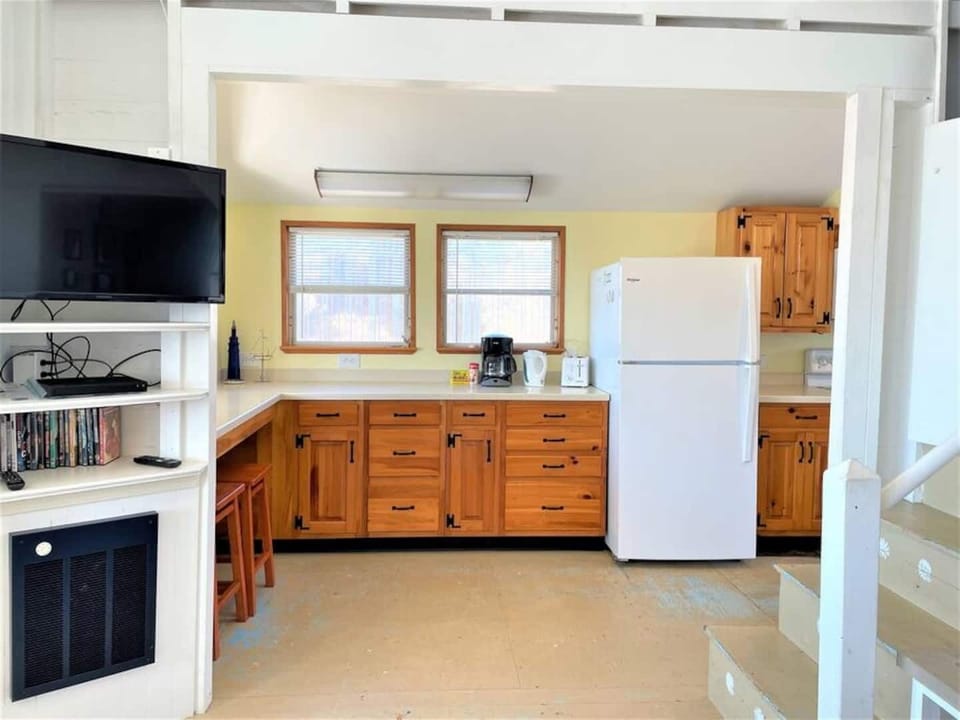 Full kitchen