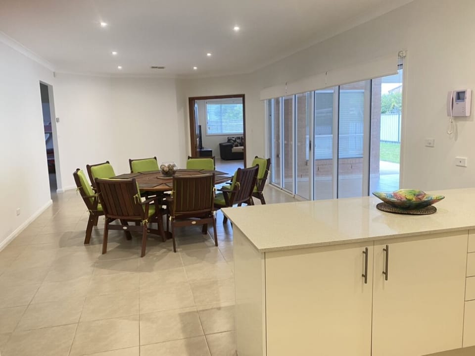 Kitchen / Dining 