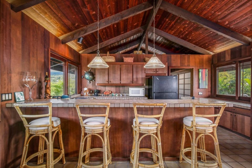 2nd floor has its own living quarters