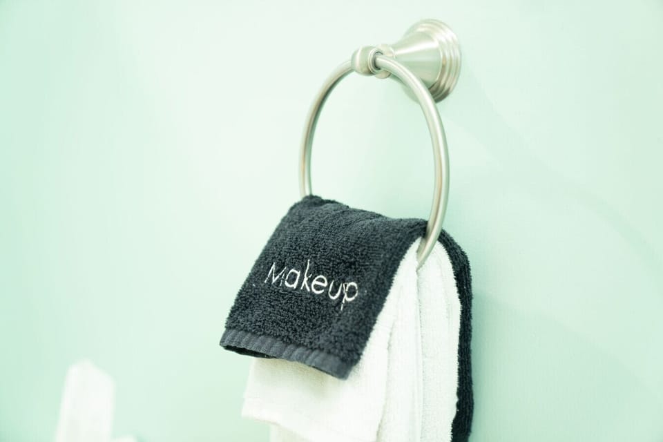 Towels and Linens provided for a comfortable vacation!