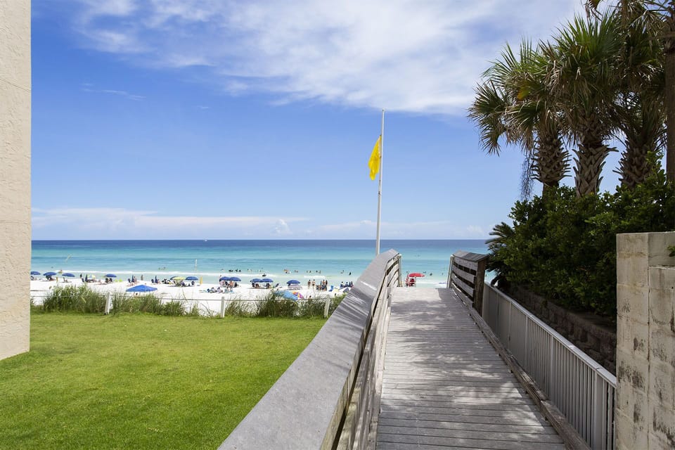 Geronimo-St-Beach-Access-Boardwalk