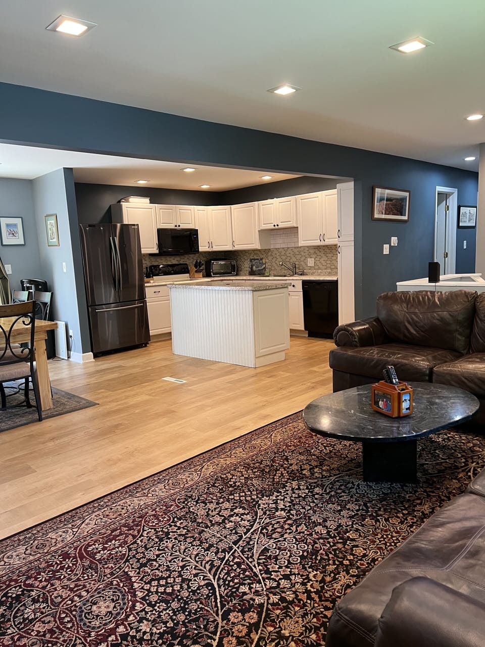 LR/Kitchen
