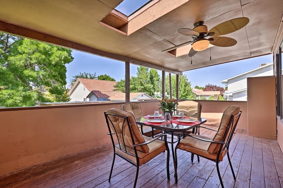 Outdoor upper deck with dining area