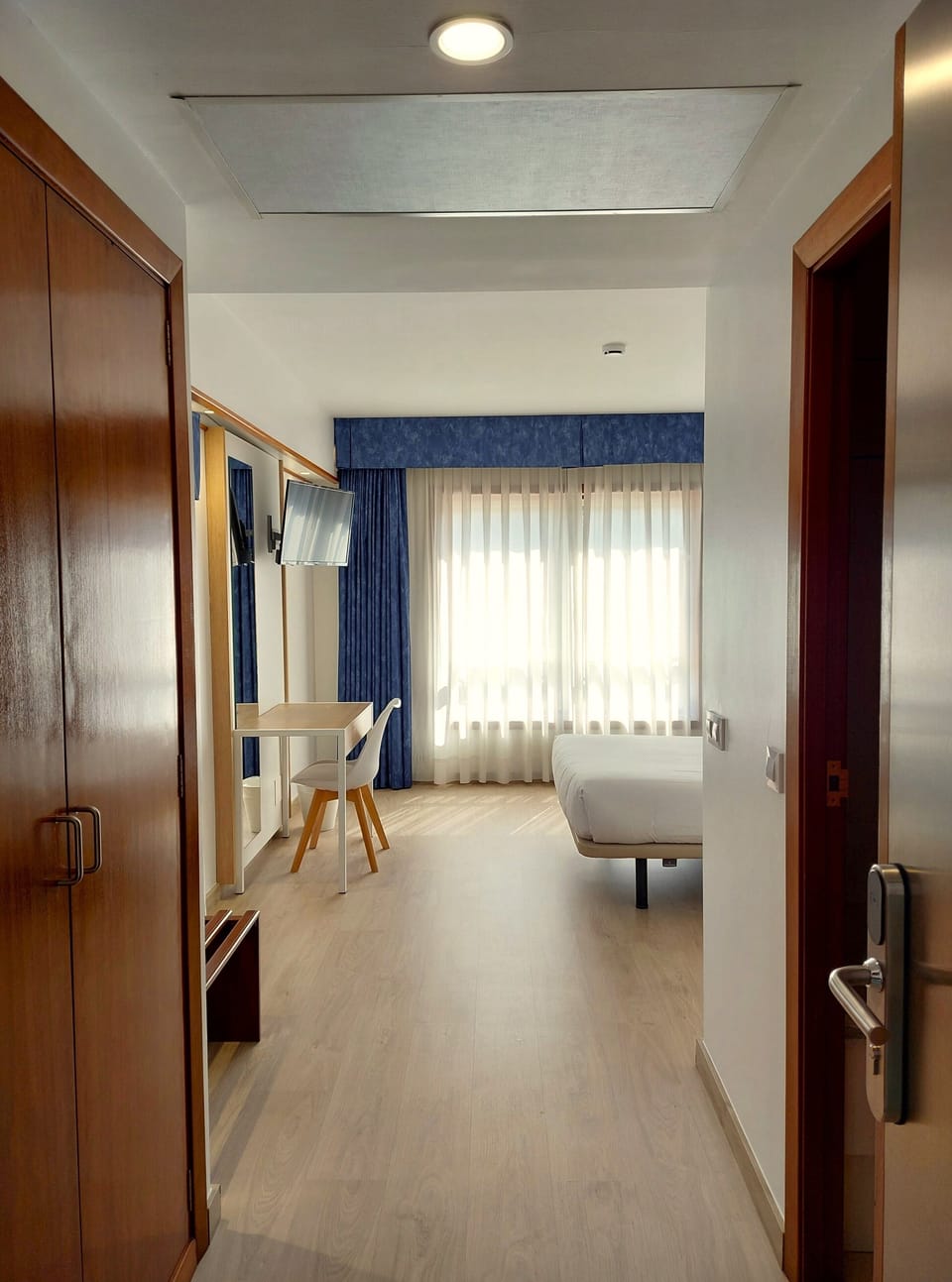 Standard Room | Desk, blackout drapes, free WiFi, bed sheets