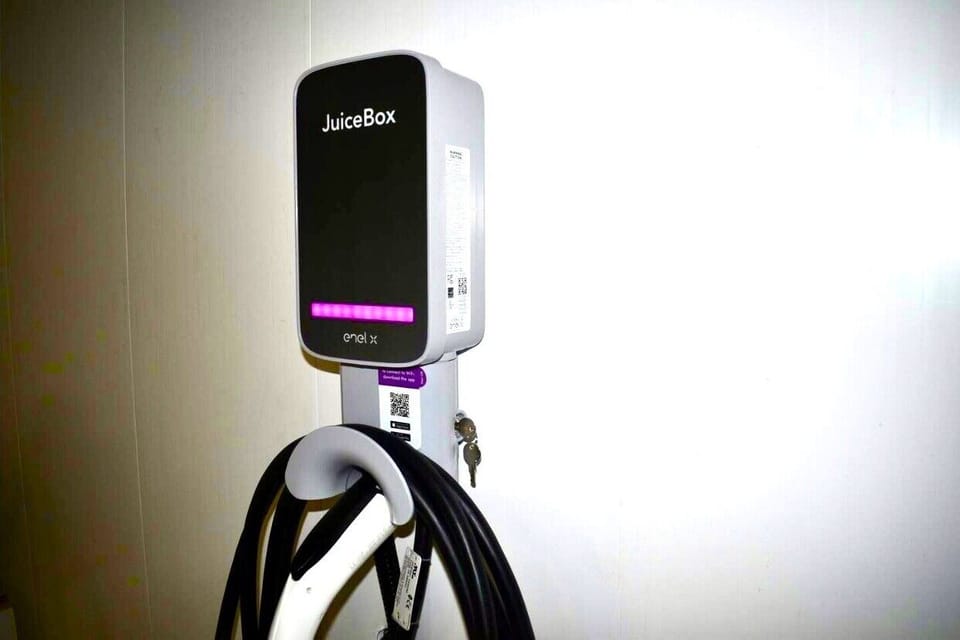 Electric charger for the cars.