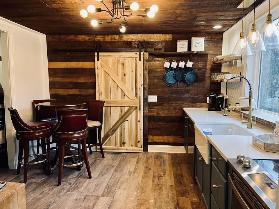 Eat in kitchen-perfectly remodeled