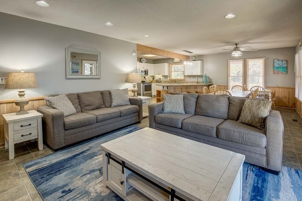 Mid-Level Great Room with Deck Access