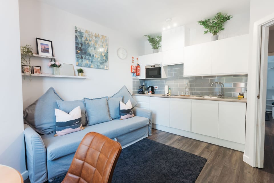 Superior Apartment, 1 King Bed with Sofa bed, Non Smoking, Ground Floor | Living area | 42-inch flat-screen TV with digital channels, TV, Netflix