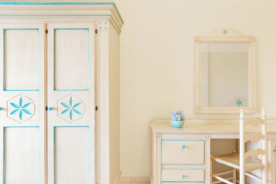 Minibar, in-room safe, desk, blackout drapes