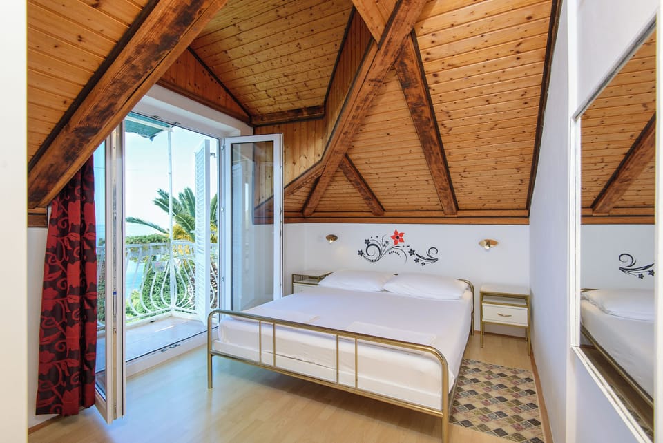 Apartment, 2 Bedrooms, Smoking, Balcony | 2 bedrooms