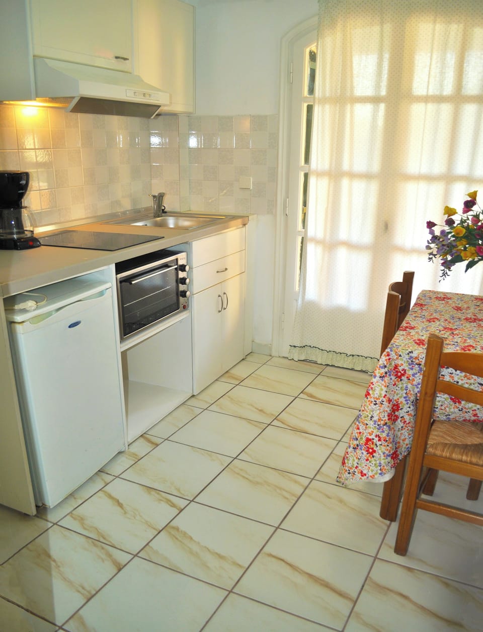 Apartment, 1 Bedroom, Smoking, Balcony | Dining