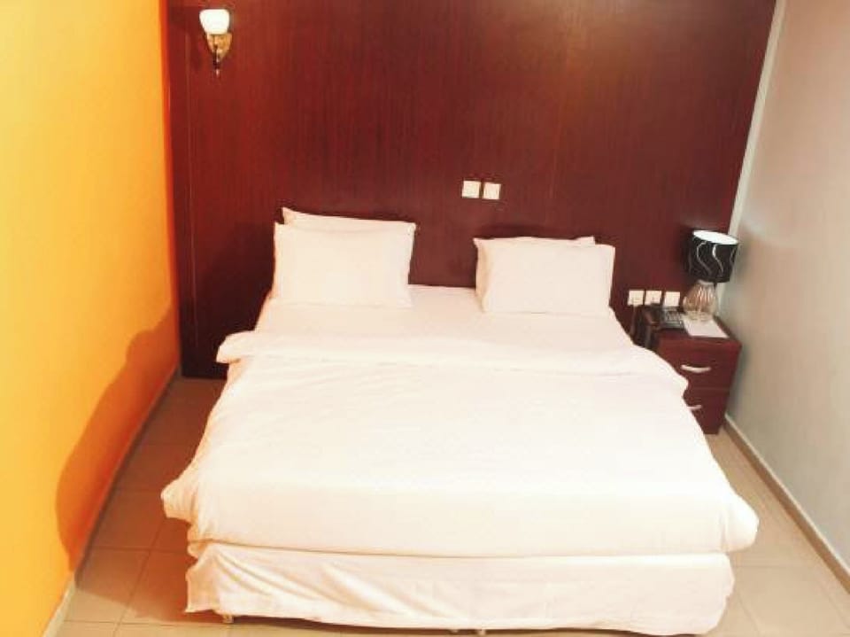 Room, 1 Bedroom, Accessible, Smoking | 1 bedroom, free internet