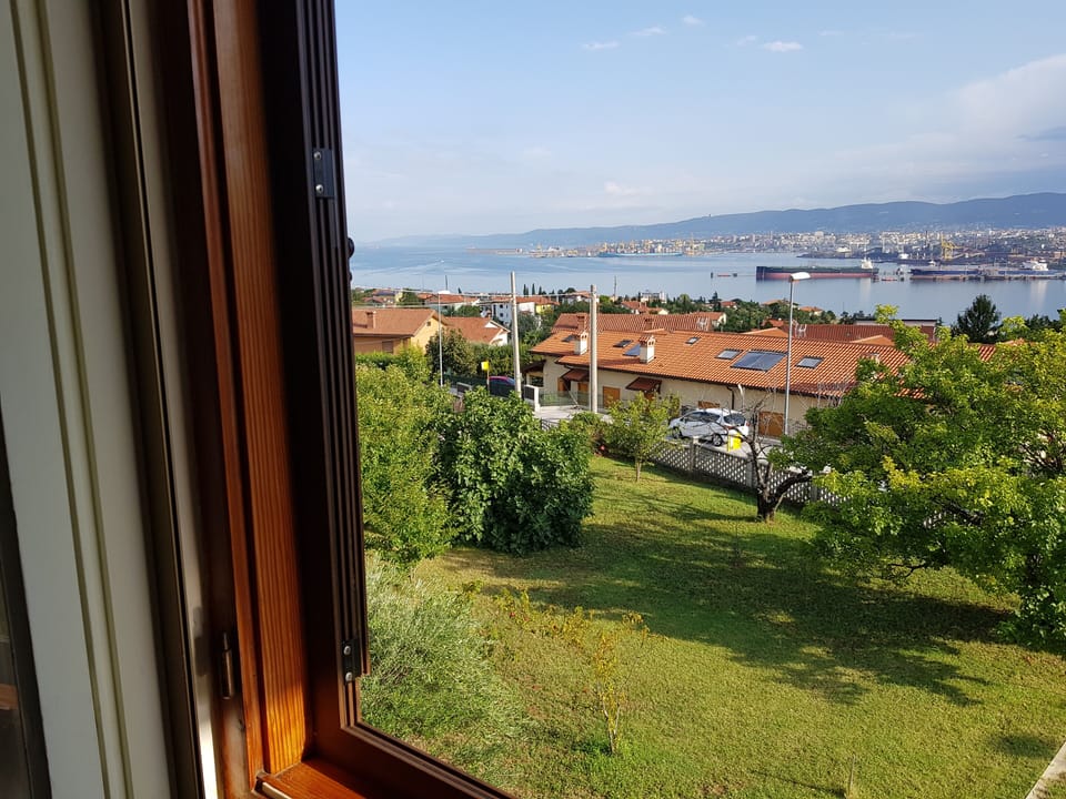 Apartment, 2 Bedrooms, Smoking, Balcony | Interior