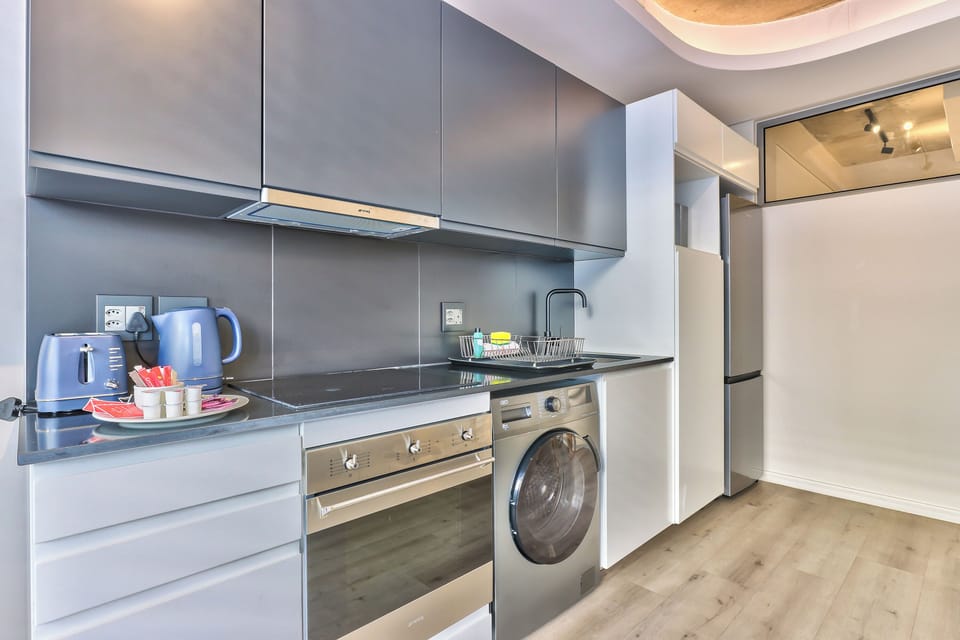 Apartment, 1 Bedroom, Smoking, Balcony | Private kitchen | Microwave, coffee/tea maker
