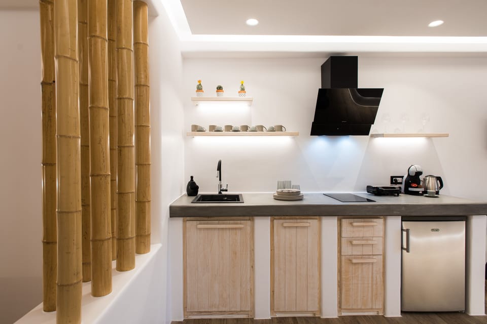 Luxury Studio | Private kitchenette | Espresso maker, coffee/tea maker, mini-fridge, stovetop