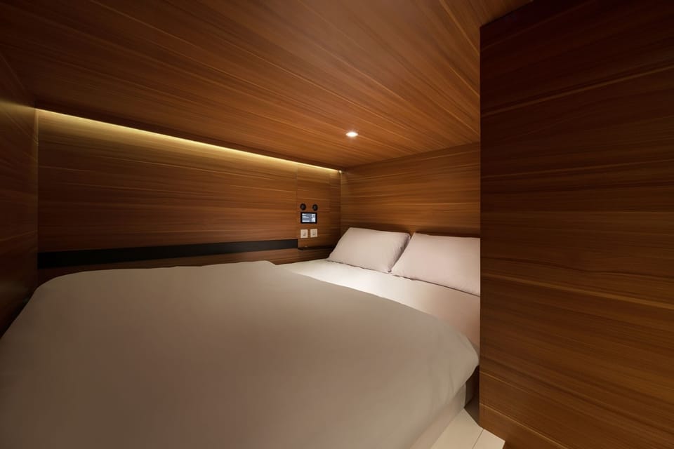 Standard Double Room, 1 King Bed, Non Smoking | Egyptian cotton sheets, premium bedding, down comforters, in-room safe