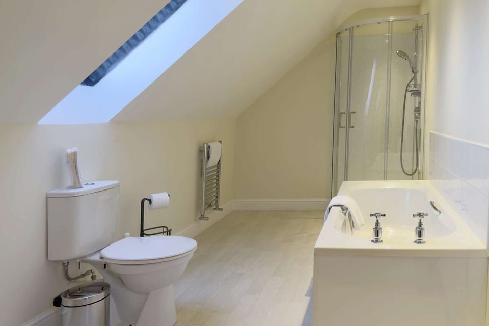 Main Bedroom ensuite
