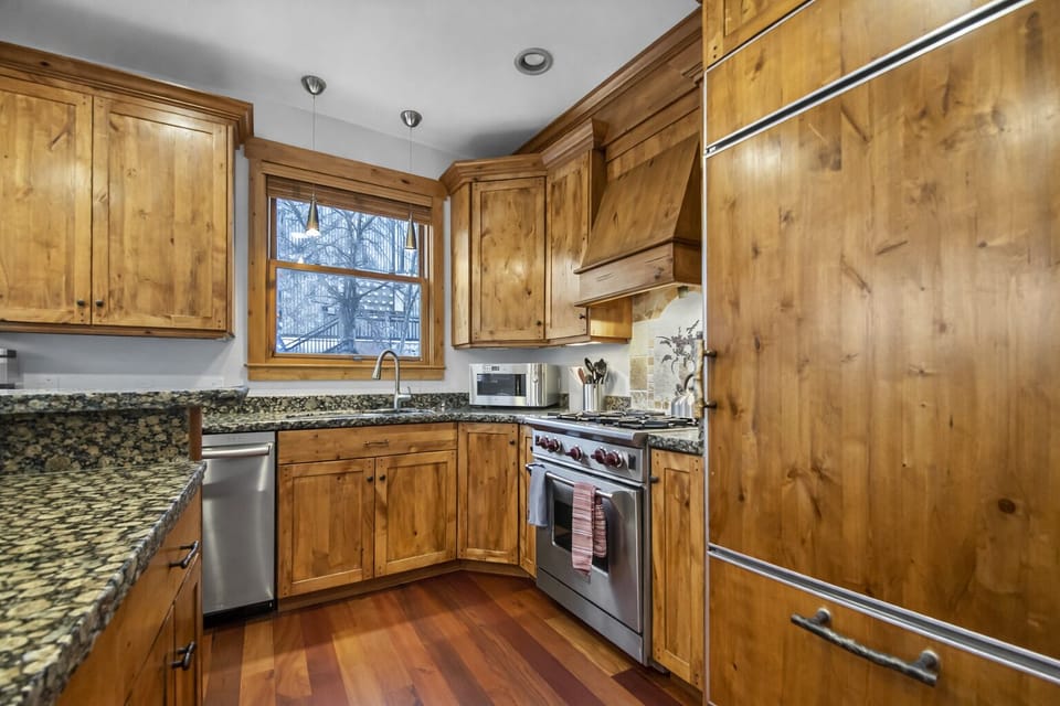 House, 3 Bedrooms | Private kitchen | Fridge, oven, coffee/tea maker, toaster