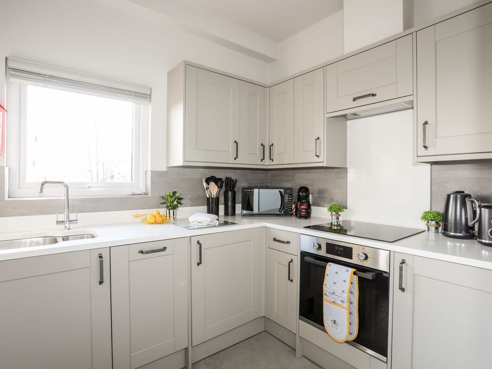Cottage | Private kitchen | Fridge, microwave, dishwasher, electric kettle