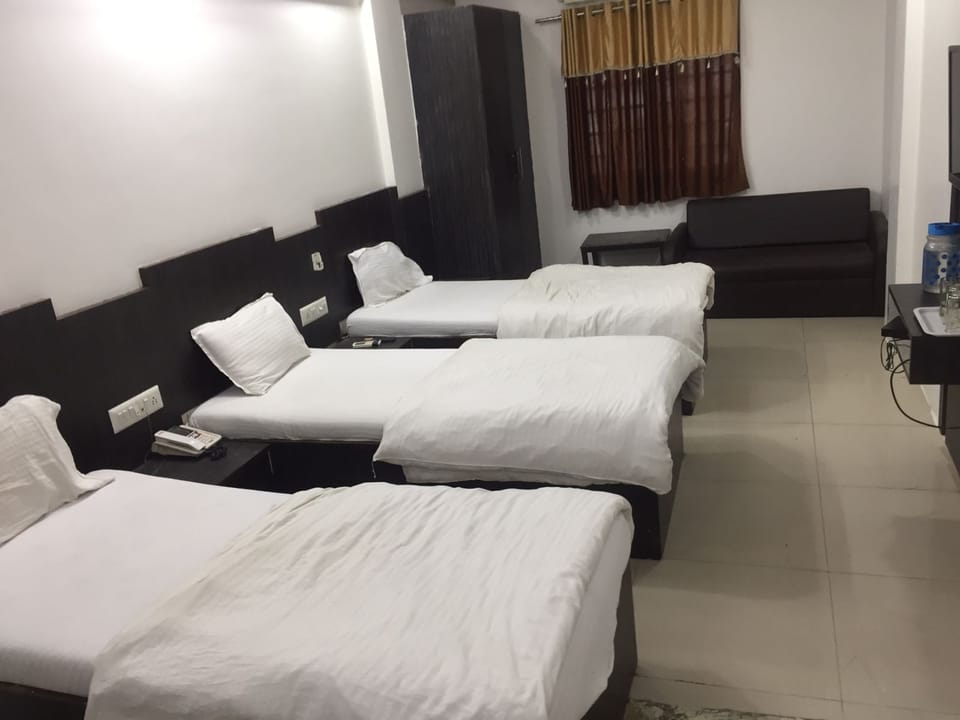 Deluxe Triple Room | Free WiFi