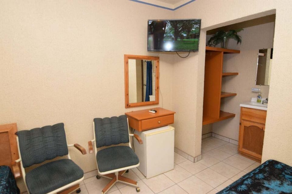 Each of the 3 studios is well-maintained with a clean bathroom that includes a shower. Fresh towels are provided