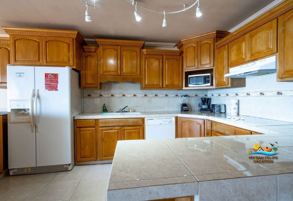 villas de las Palmas San Felipe Baja California beachfront condo - kitchen