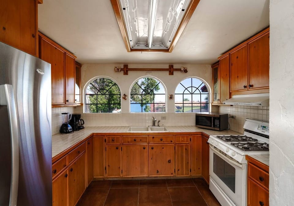 Rick`s Pool House in La Hacienda San Felipe BC Rental Home - kitchen