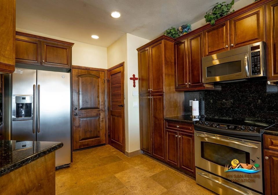 La ventana del mar San Felipe beachfront Condo 75-4 - kitchen stove