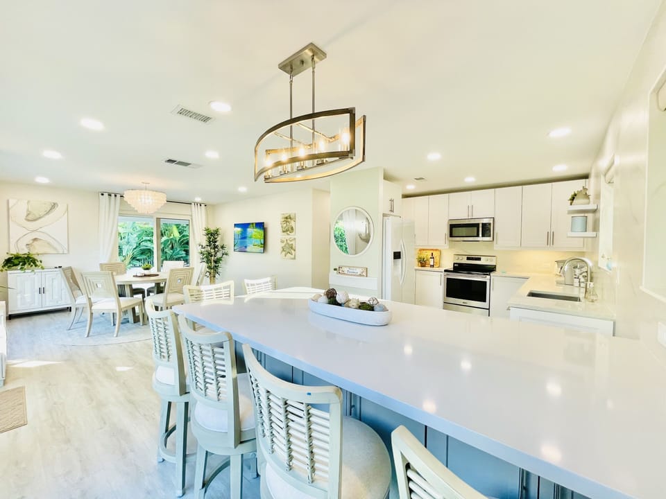 Large Open area to comfortably entertain everyone