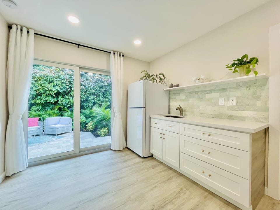 Bar Bar Bar