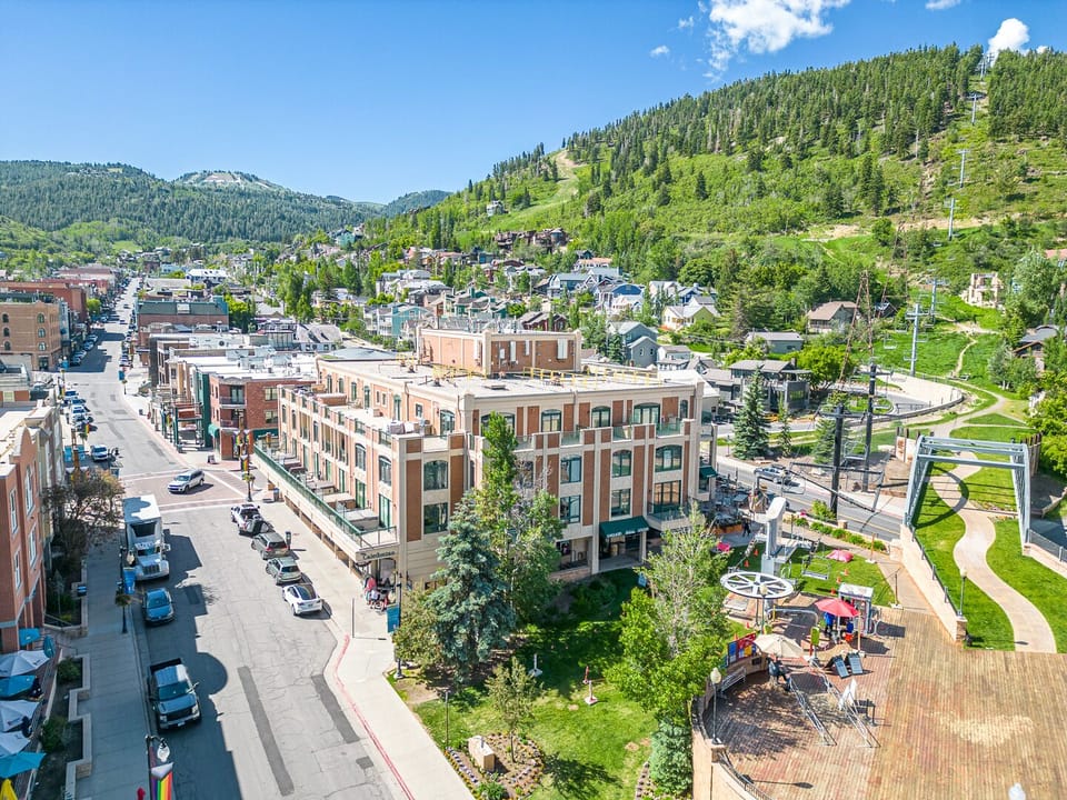 Ideal Main Street Location