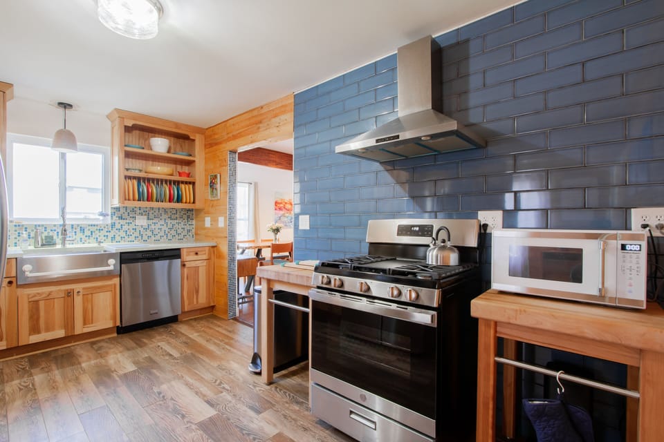 Enjoy meal prepping or serving take-out in our kitchen full stocked w/essentials