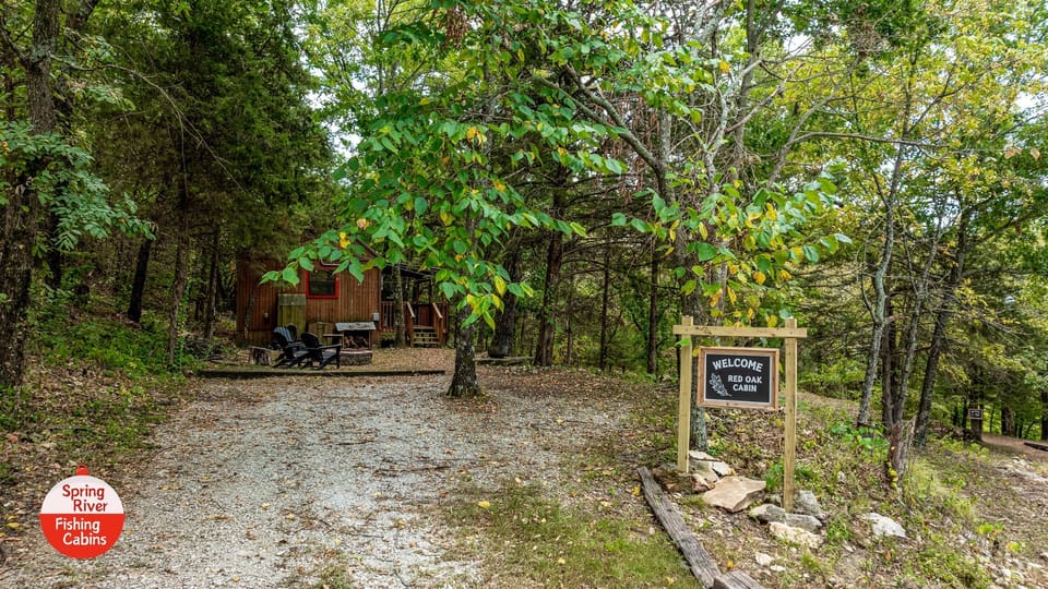 Red Oak Cabin, beds for 2 adults and 1 infant. 